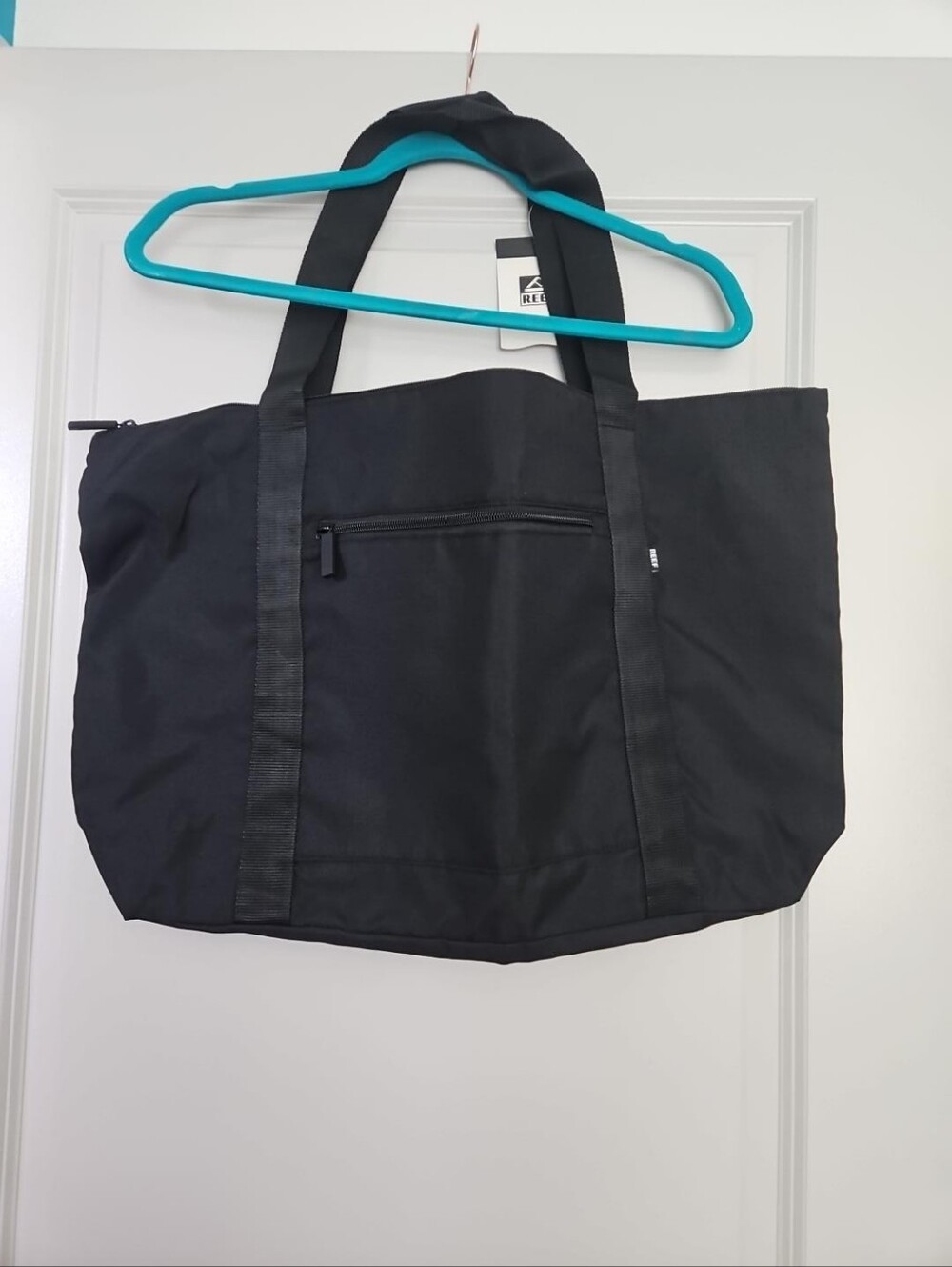 REEF Black Large Zip Tote Travel Beach Gym Bag NWT